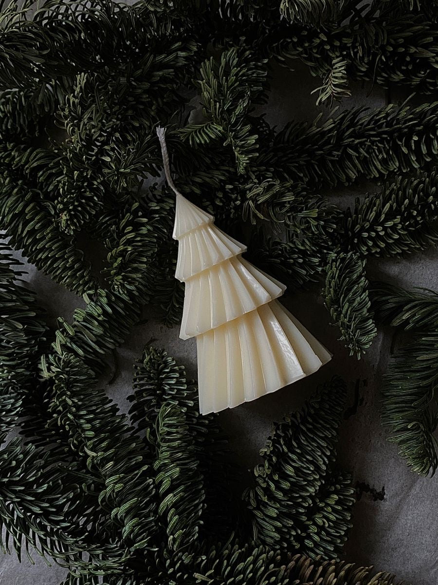 Brad din ceară de soia naturală cu miros de portocală, scorțișoară, vanilie